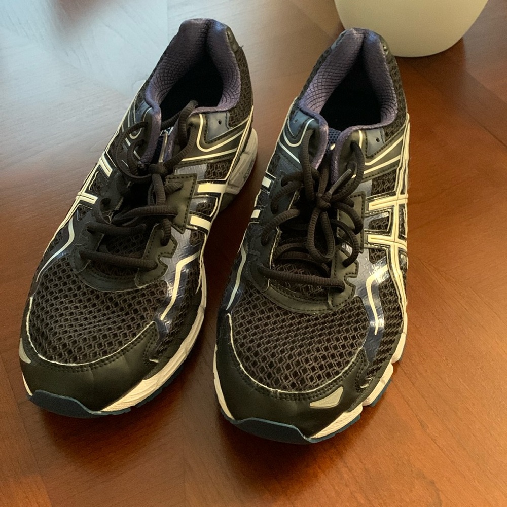 Men’s ASICS size 10.5